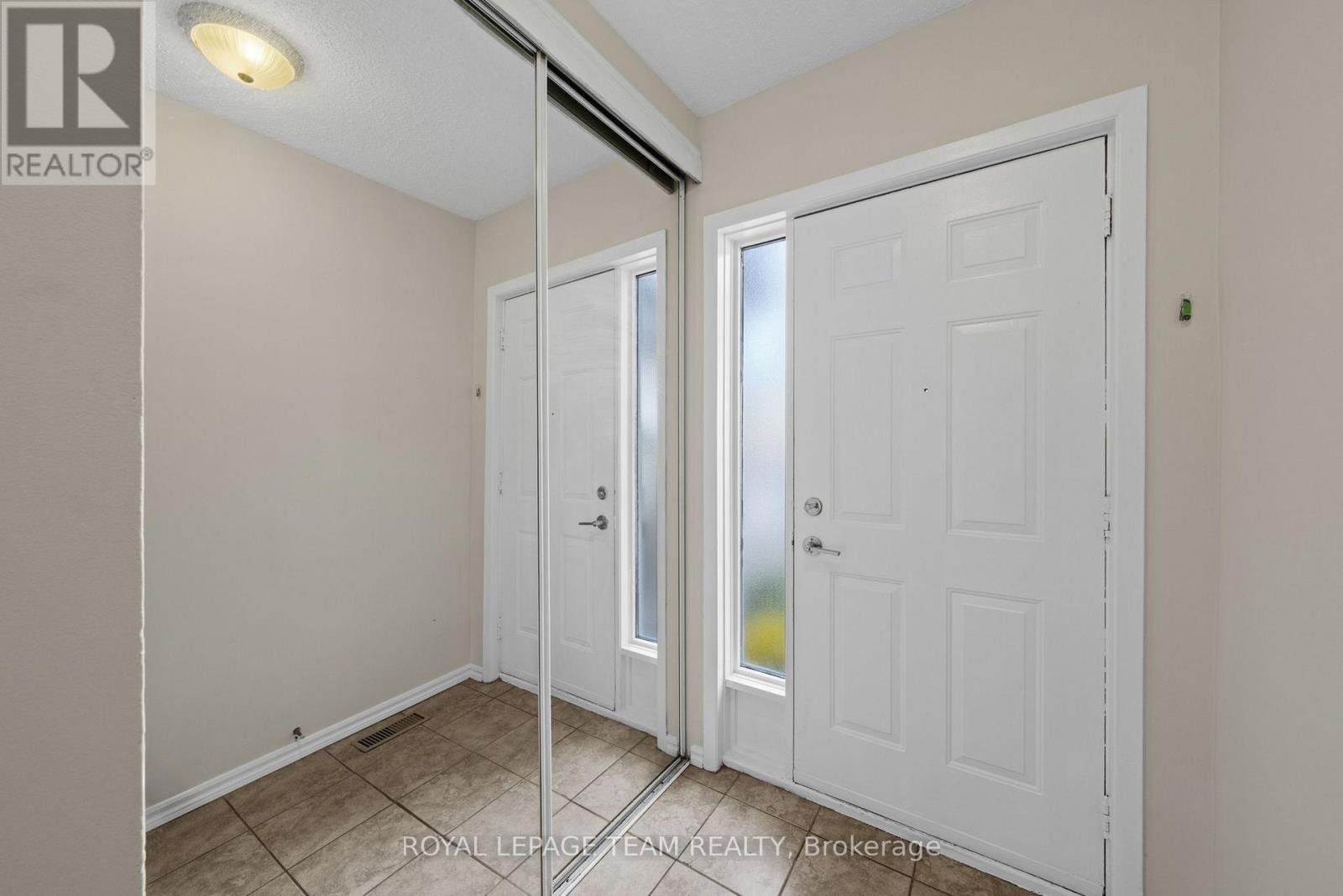 26 PADDINGTON PRIVATE, Ottawa — photo 4