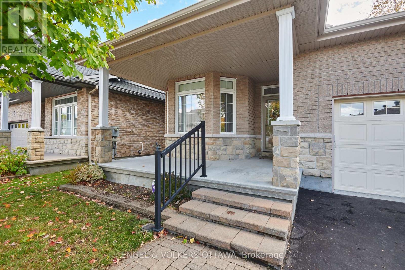 162 MAPLE KEY PRIVATE, Ottawa — photo 2