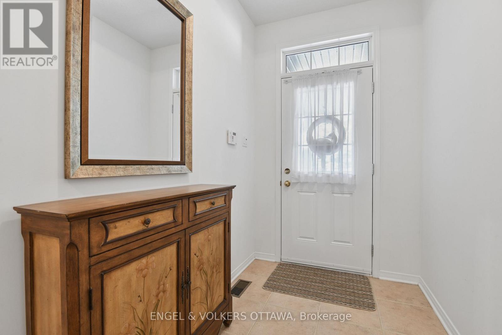 162 MAPLE KEY PRIVATE, Ottawa — photo 3
