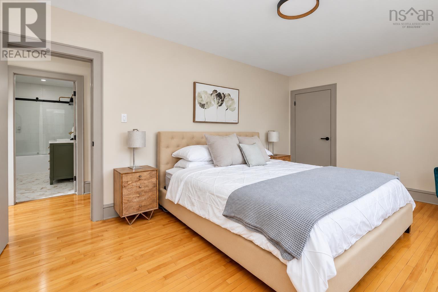 221 Westmount Road - 37