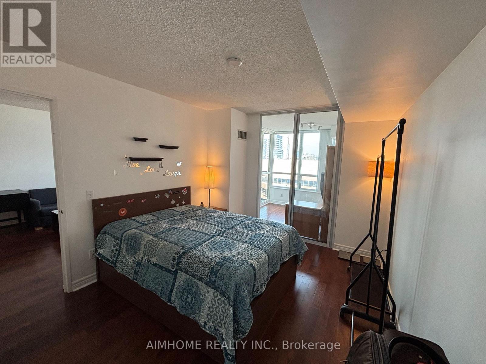18 Parkview Avenue — photo 12