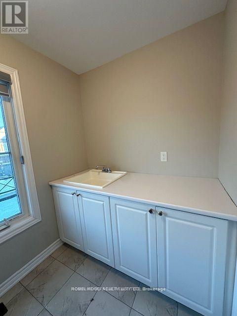63 Royal Fern Crescent — photo 12