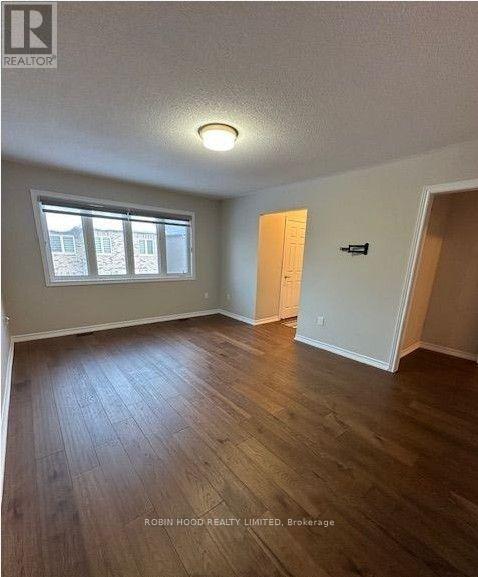 63 Royal Fern Crescent — photo 13