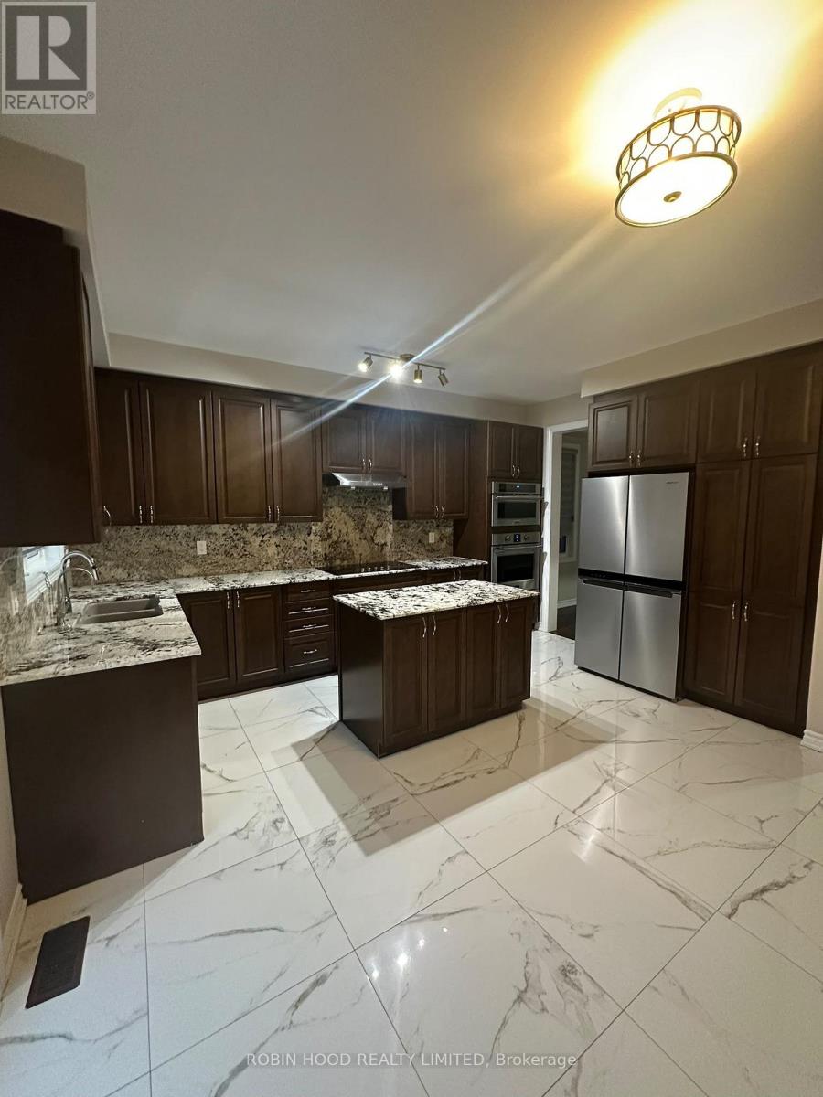 63 Royal Fern Crescent — photo 3