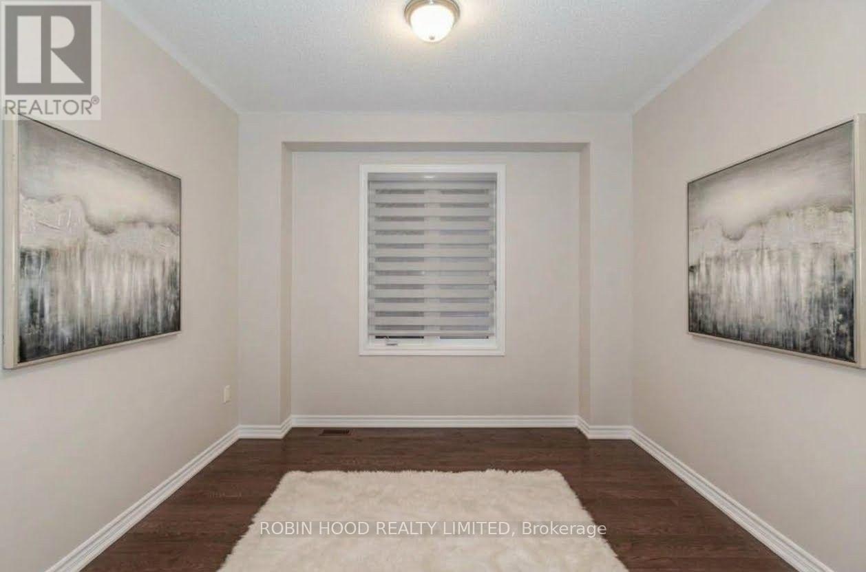 63 Royal Fern Crescent — photo 7