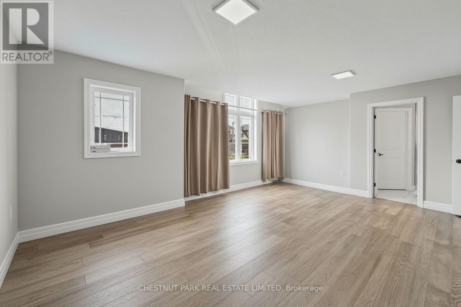 43 PEGGY AVENUE - 12