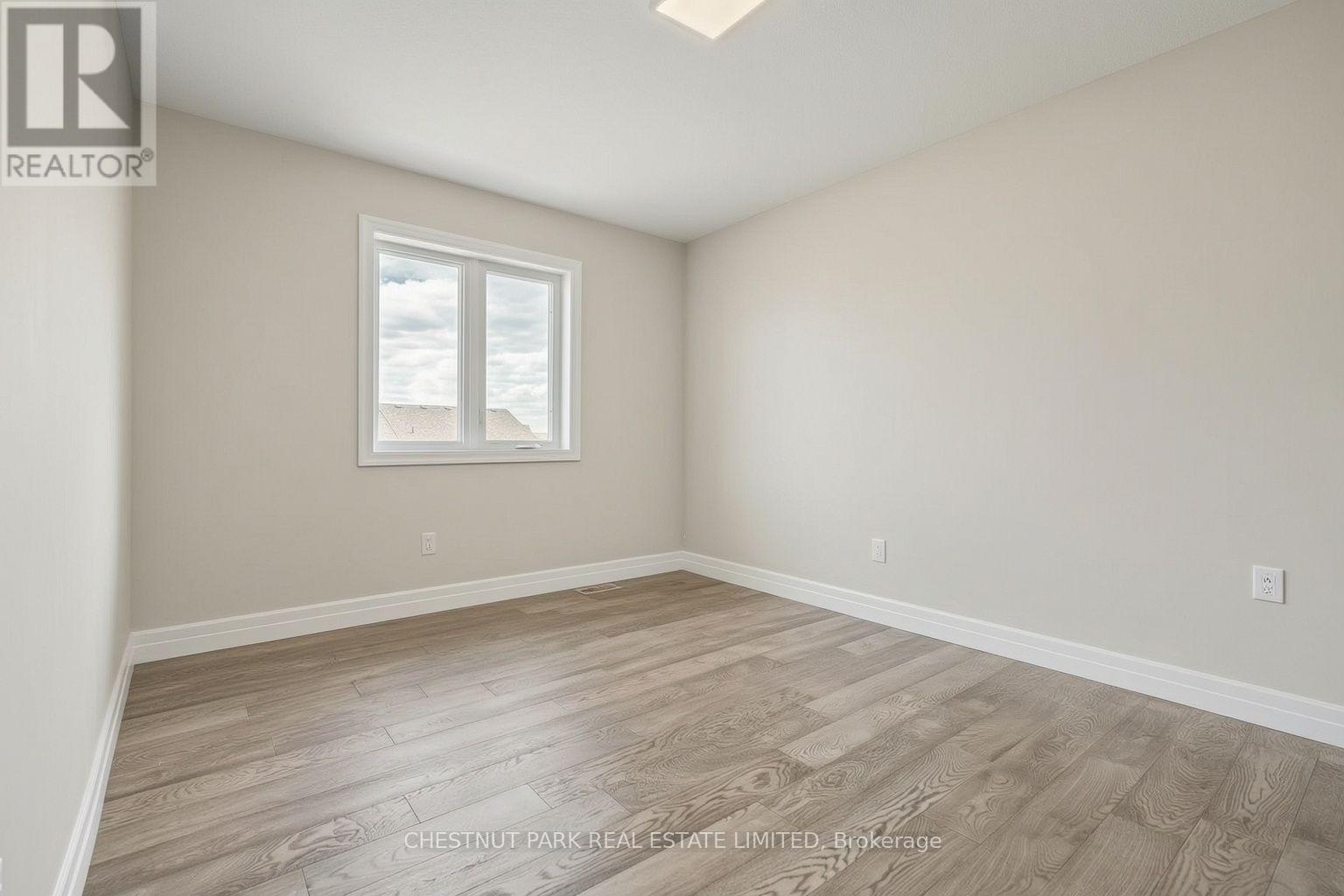 43 PEGGY AVENUE - 15