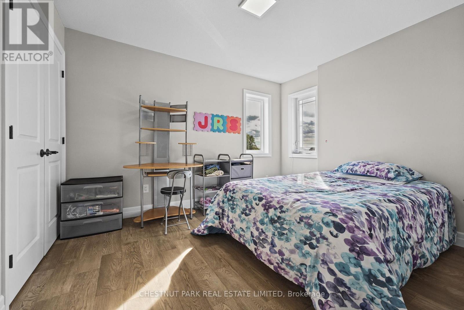 43 PEGGY AVENUE - 18