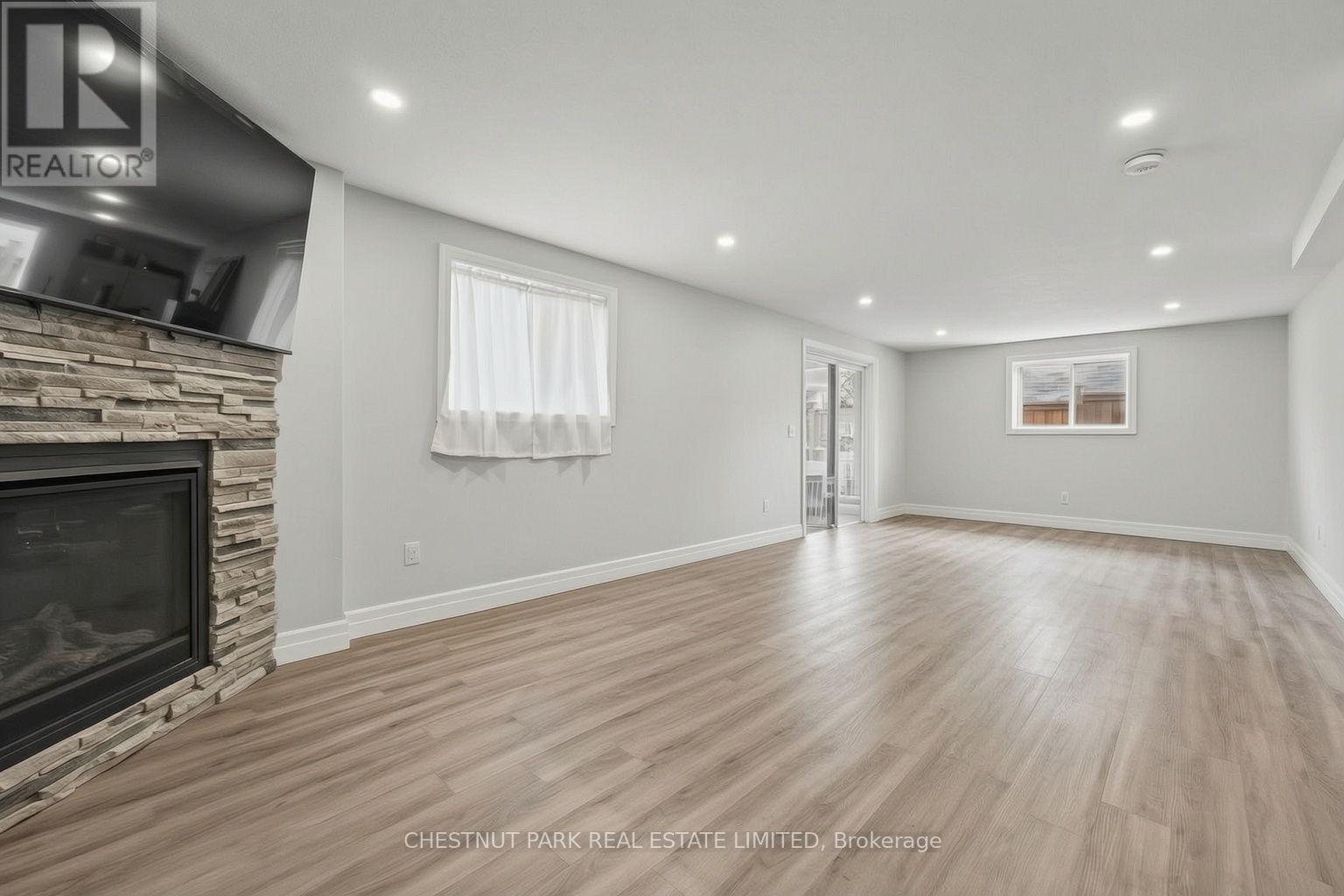 43 PEGGY AVENUE - 23