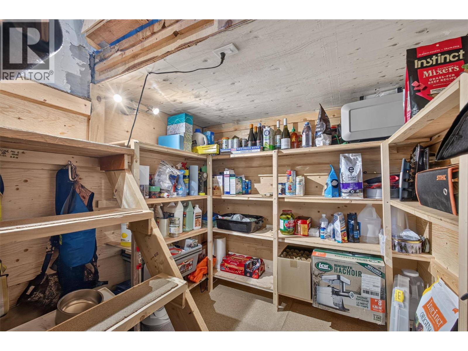 6226 Sanderson Avenue - 34