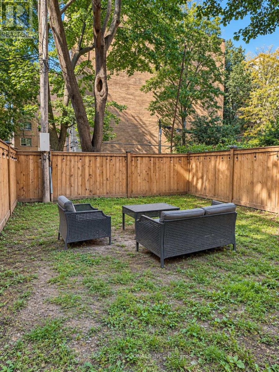 124 Close Avenue — photo 49