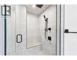 434 23 Avenue NW - photo 33
