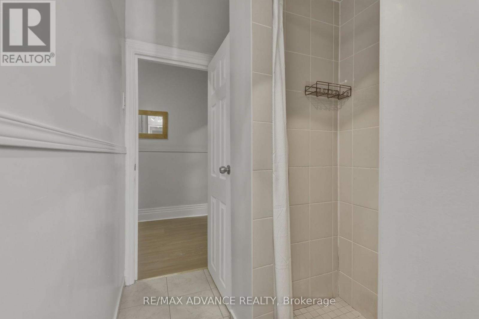 82a Augusta Avenue — photo 30