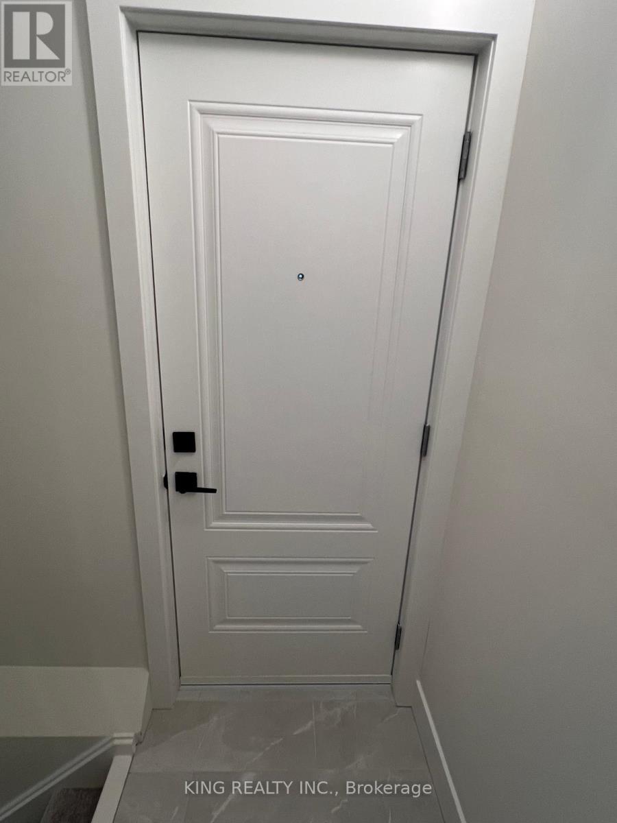 10 Julie Crescent — photo 2