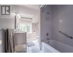 7 Third Line, Oakville, ON L6L3Z3 Photo 32