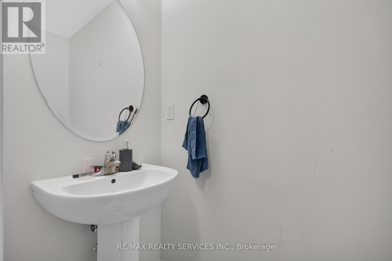 225 Coronation Road — photo 22
