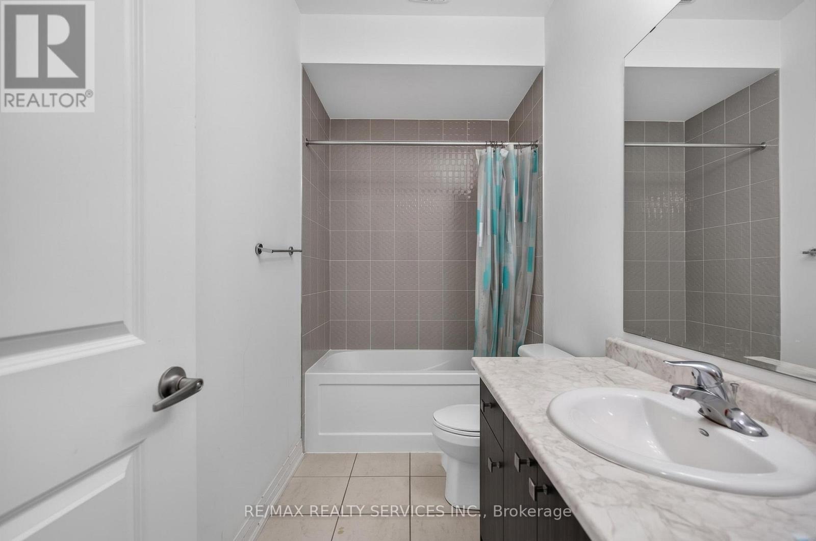 225 Coronation Road — photo 38