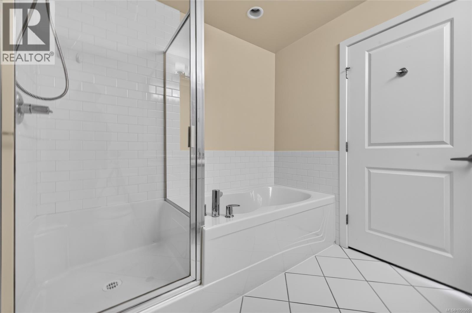 306 4394 West Saanich Road, Saanich