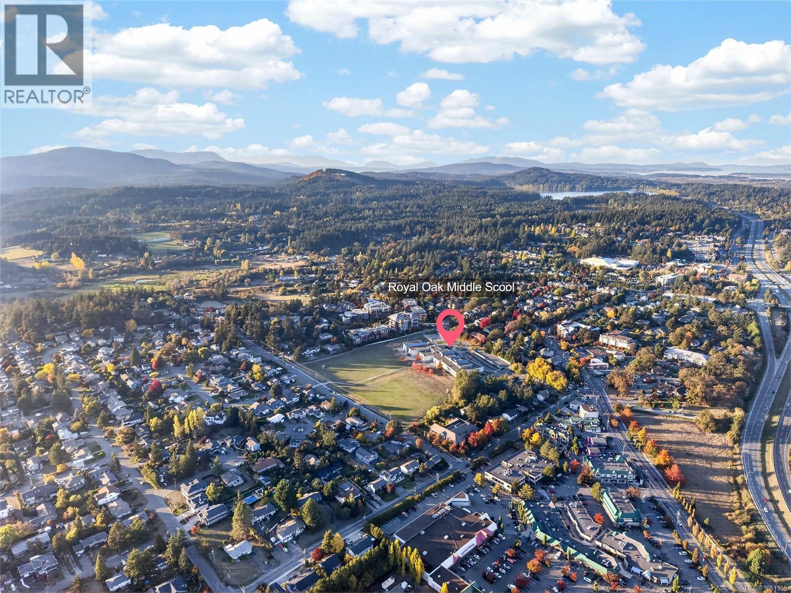 306 4394 West Saanich Road, Saanich