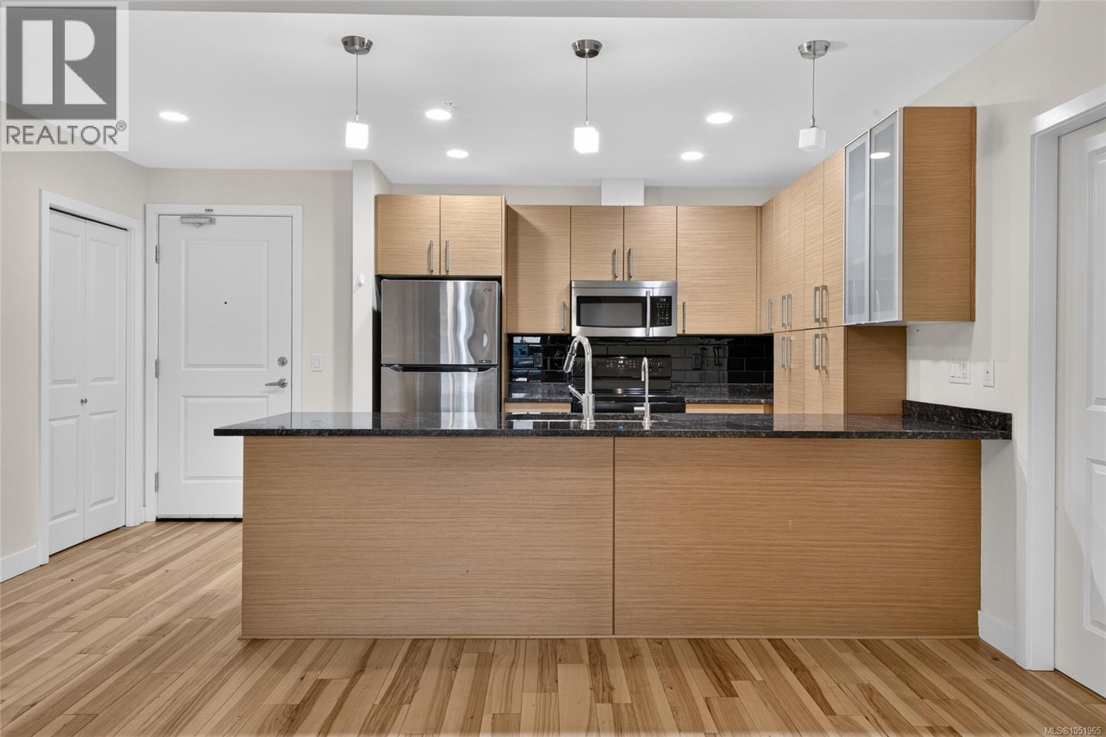 306 4394 West Saanich Road, Saanich