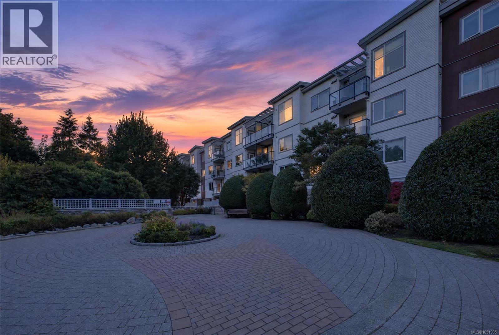 306 4394 West Saanich Road, Saanich