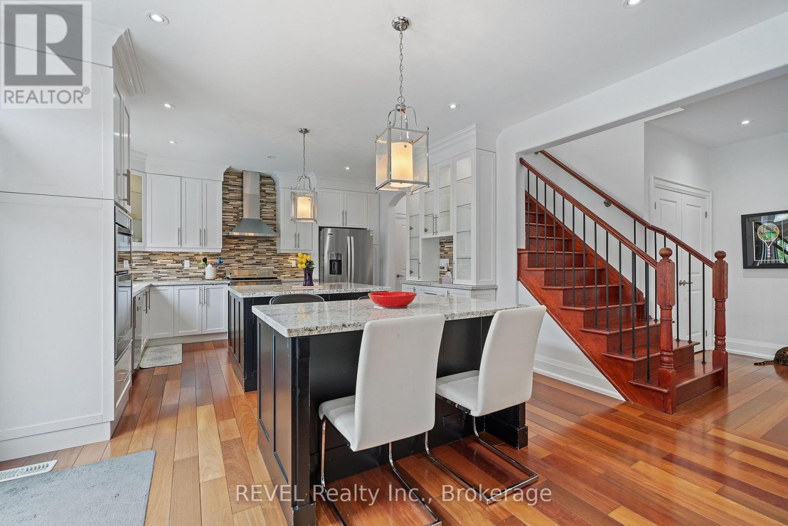 401 Schreyer Crescent — photo 13
