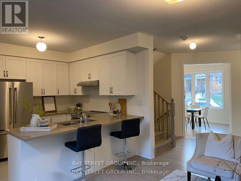 315 CORONATION ROAD, Whitby — photo 12