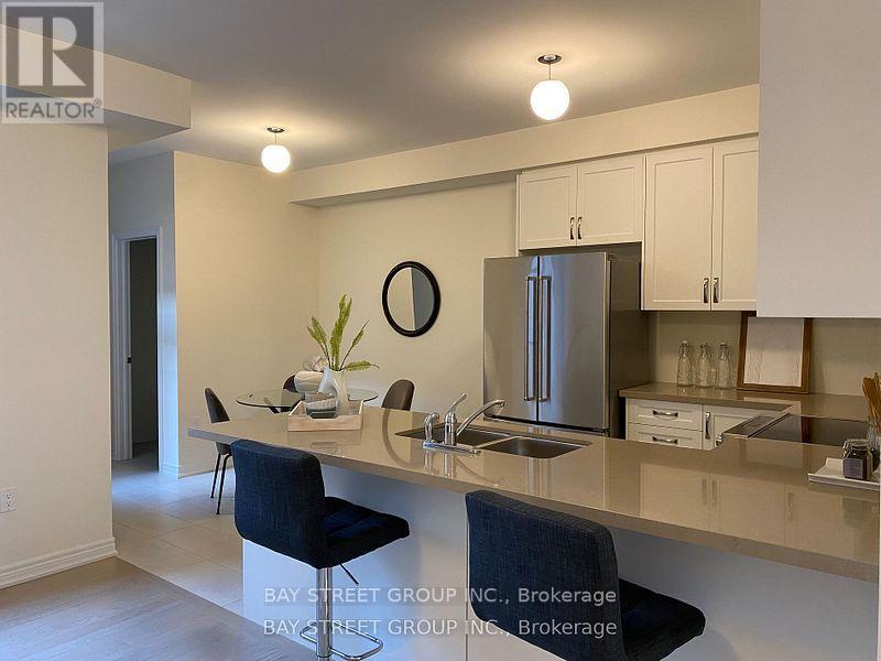 315 CORONATION ROAD, Whitby — photo 5