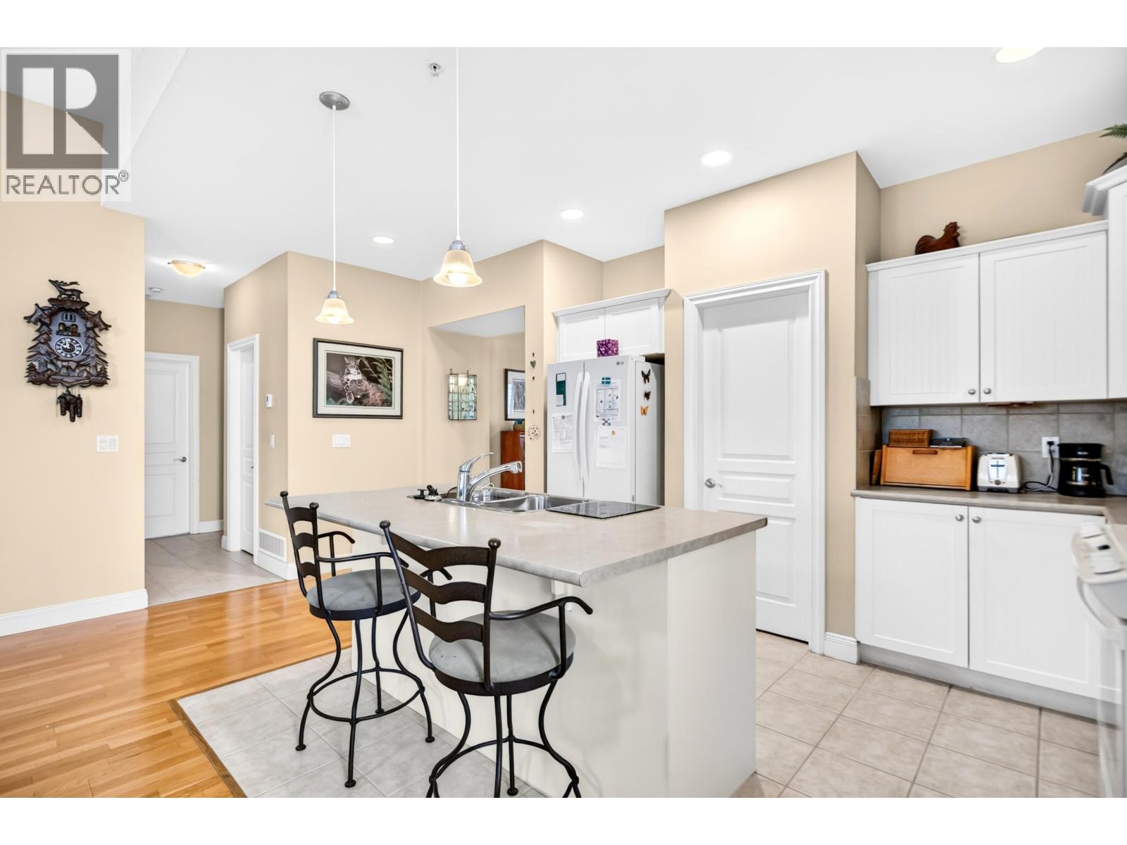 162 19639 MEADOW GARDENS WAY, Pitt Meadows - Image 1