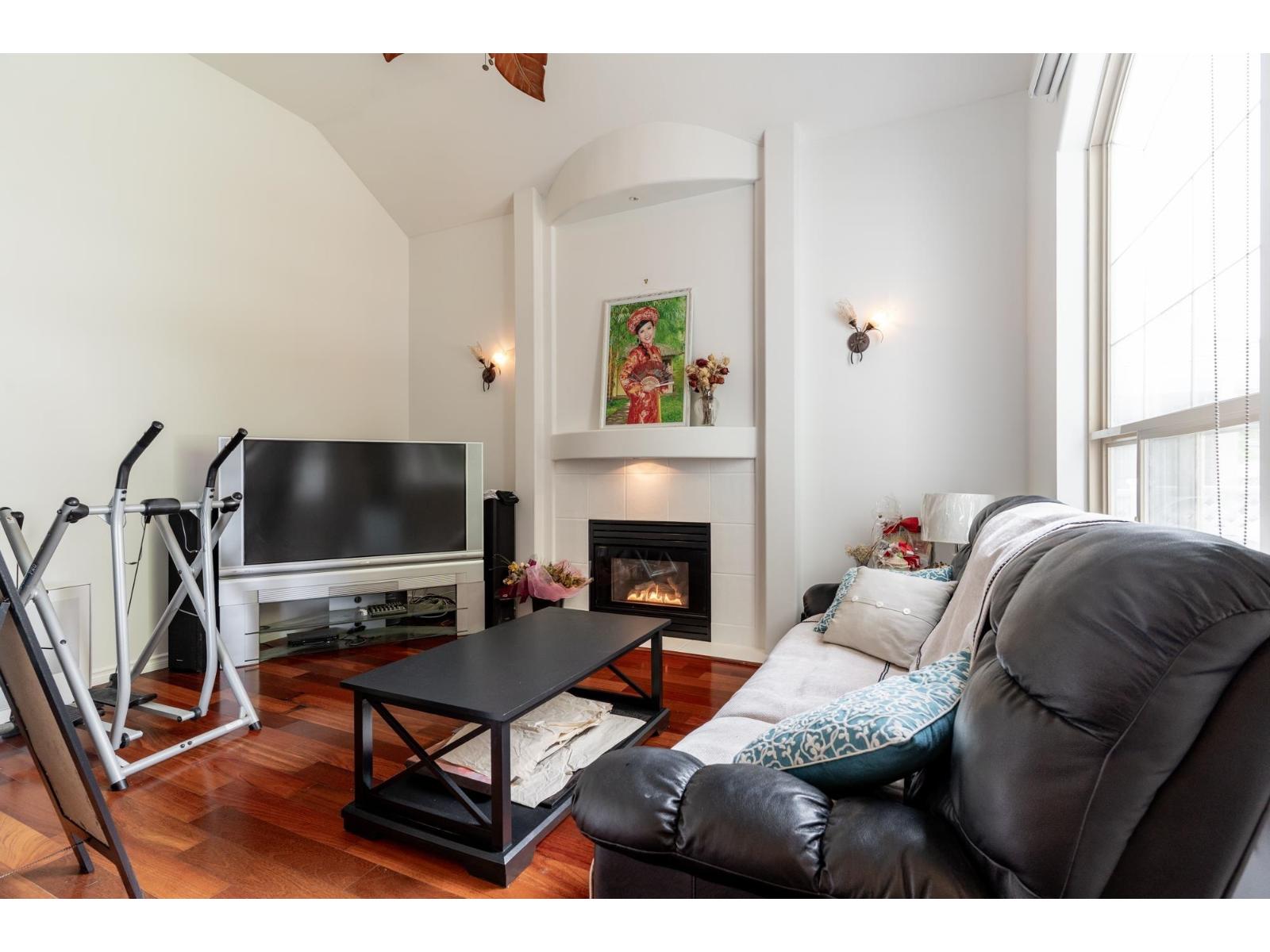 Photo of 8327 169A STREET 16