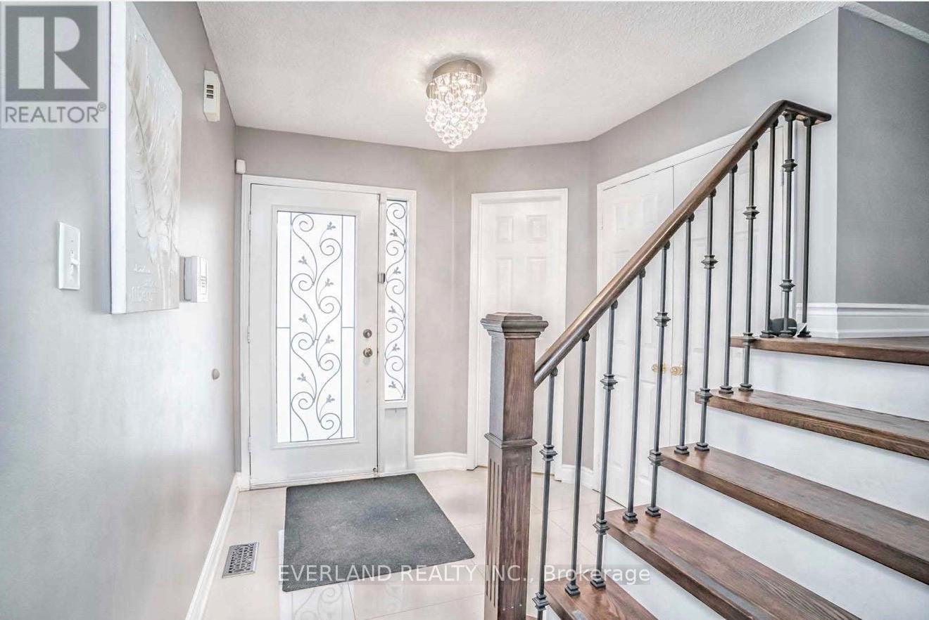 249 YELLOWOOD CIRCLE, Vaughan (Patterson) — photo 2