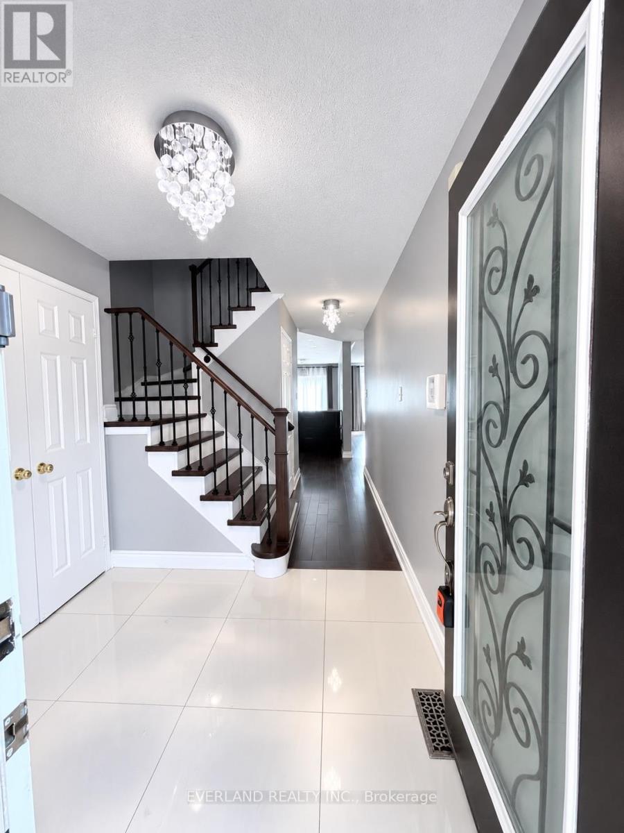 249 YELLOWOOD CIRCLE, Vaughan (Patterson) — photo 3