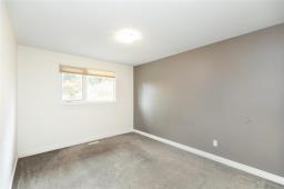 478 Rosewood Drive, Steinbach, MB R5G0H4 Photo 12