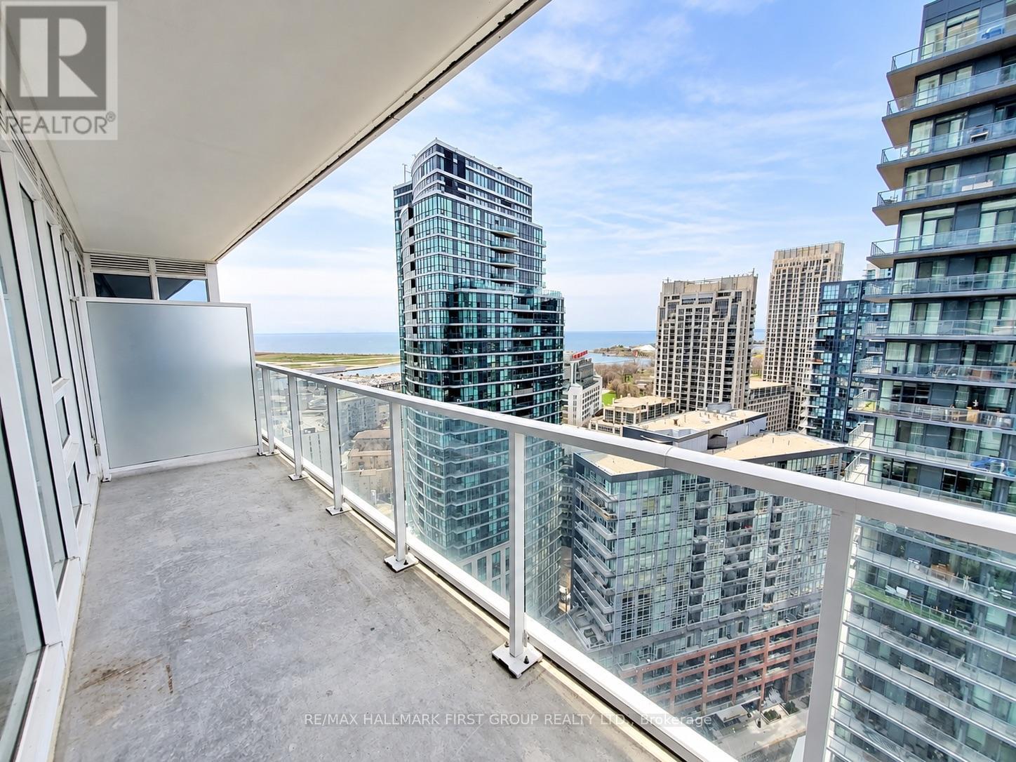 19 Bathurst Street — photo 21