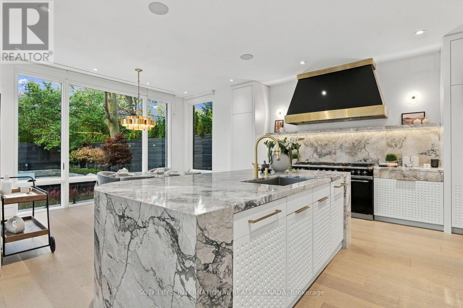 335 Lytton Boulevard, Toronto, ON photo 17