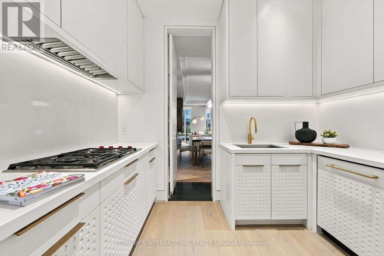 335 Lytton Boulevard, Toronto, ON photo 18