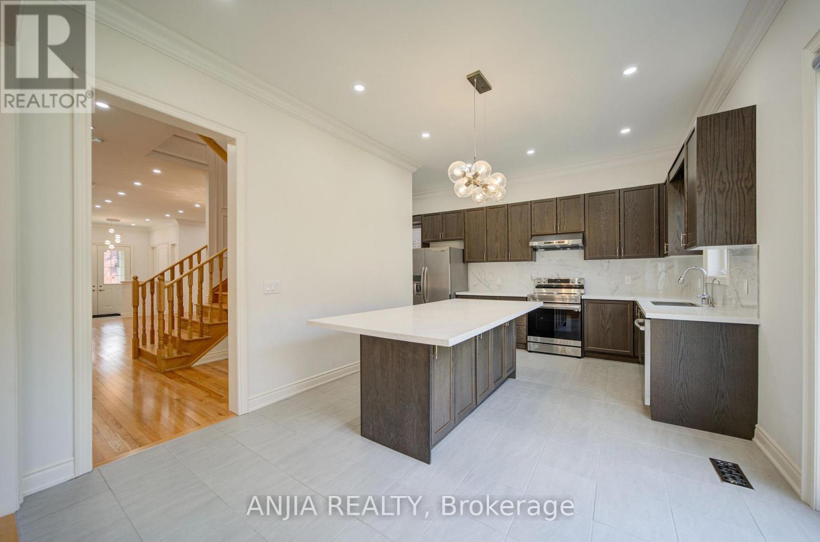57 Betty May Crescent, East Gwillimbury, ON photo 14