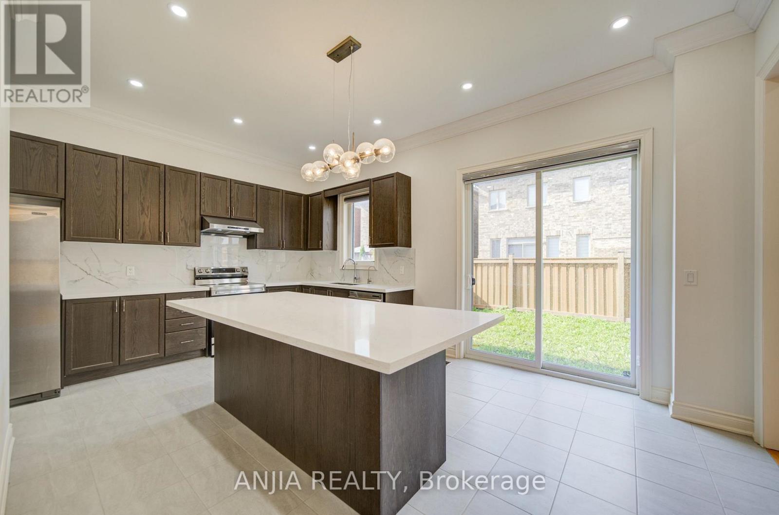 57 Betty May Crescent, East Gwillimbury, ON photo 15