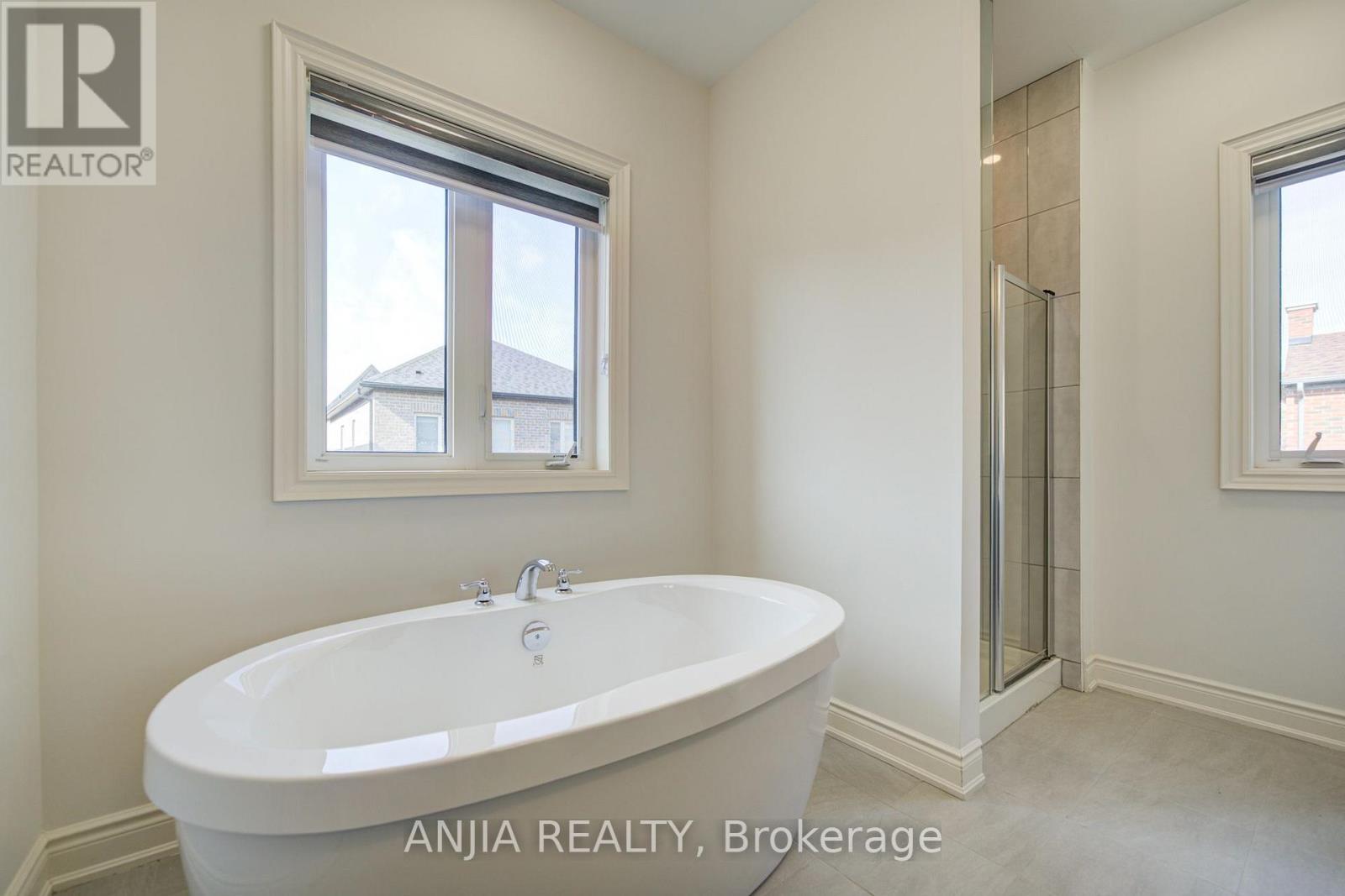 57 Betty May Crescent, East Gwillimbury, ON photo 30