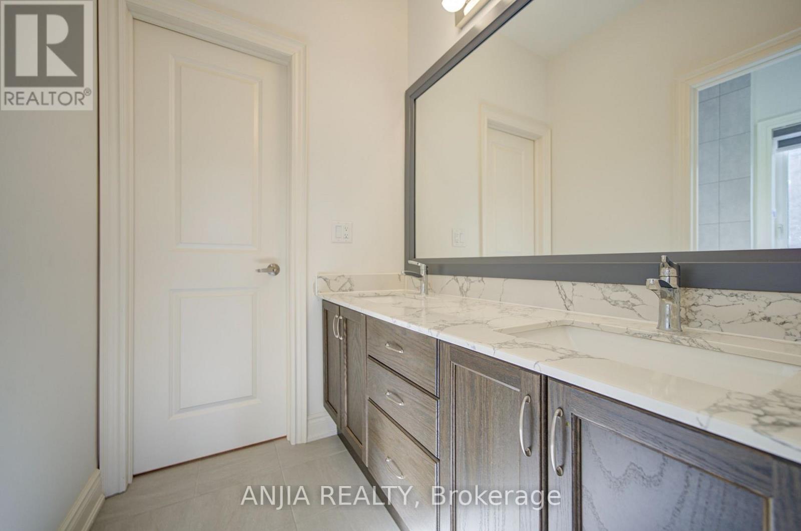 57 Betty May Crescent, East Gwillimbury, ON photo 38
