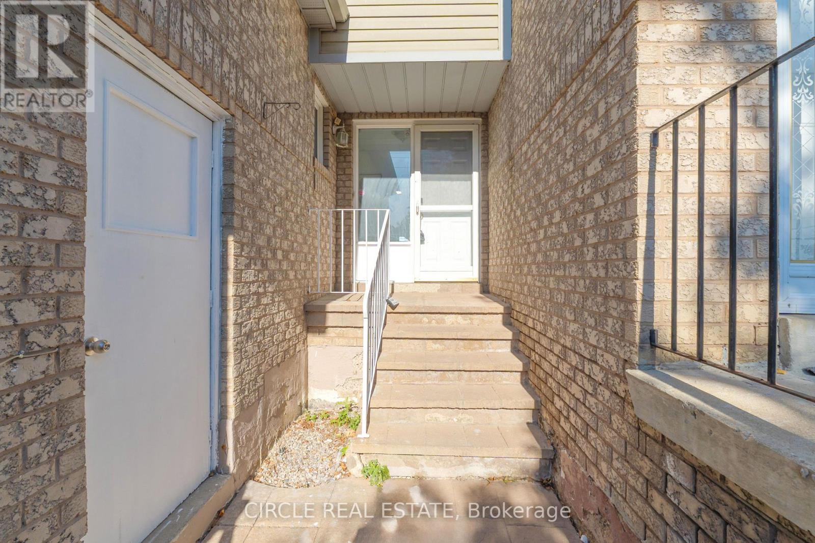 20 LANGDALE CRESCENT, Brampton (Fletcher's West) — photo 2