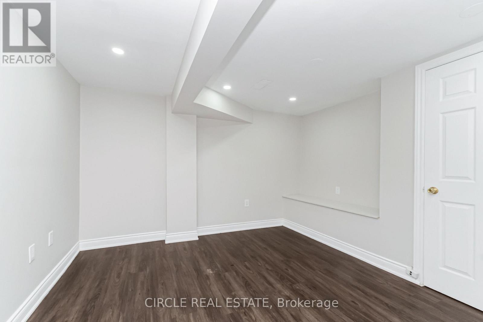20 LANGDALE CRESCENT - 24