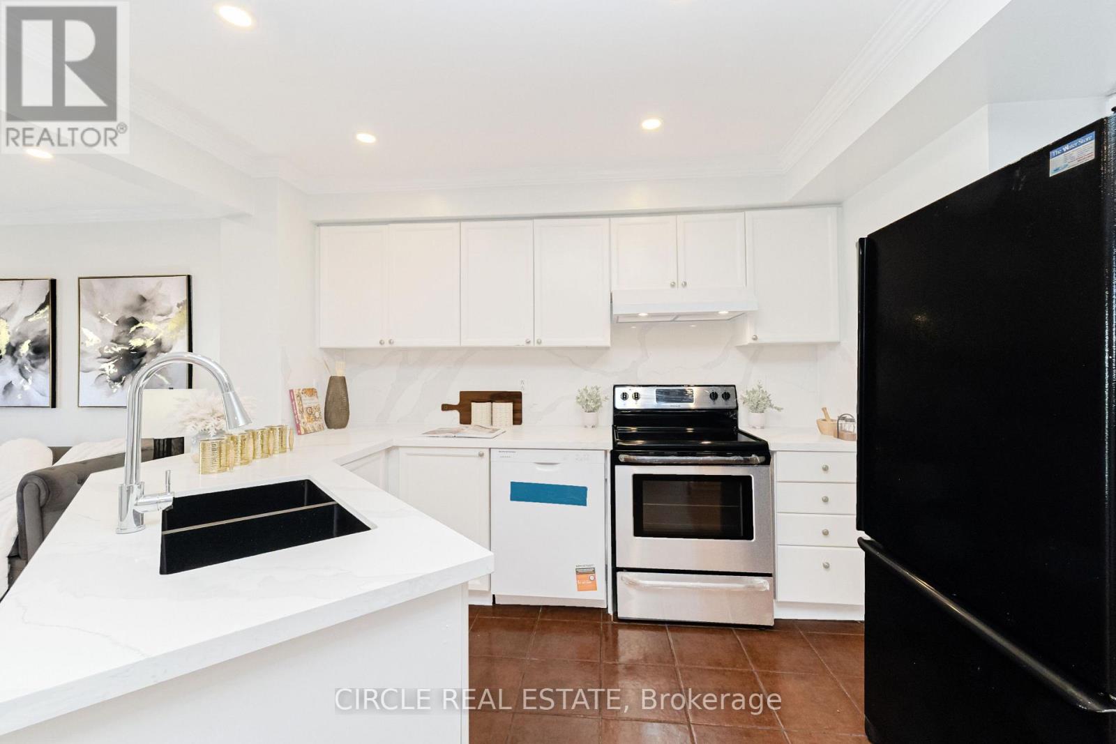 20 LANGDALE CRESCENT, Brampton (Fletcher's West) — photo 8