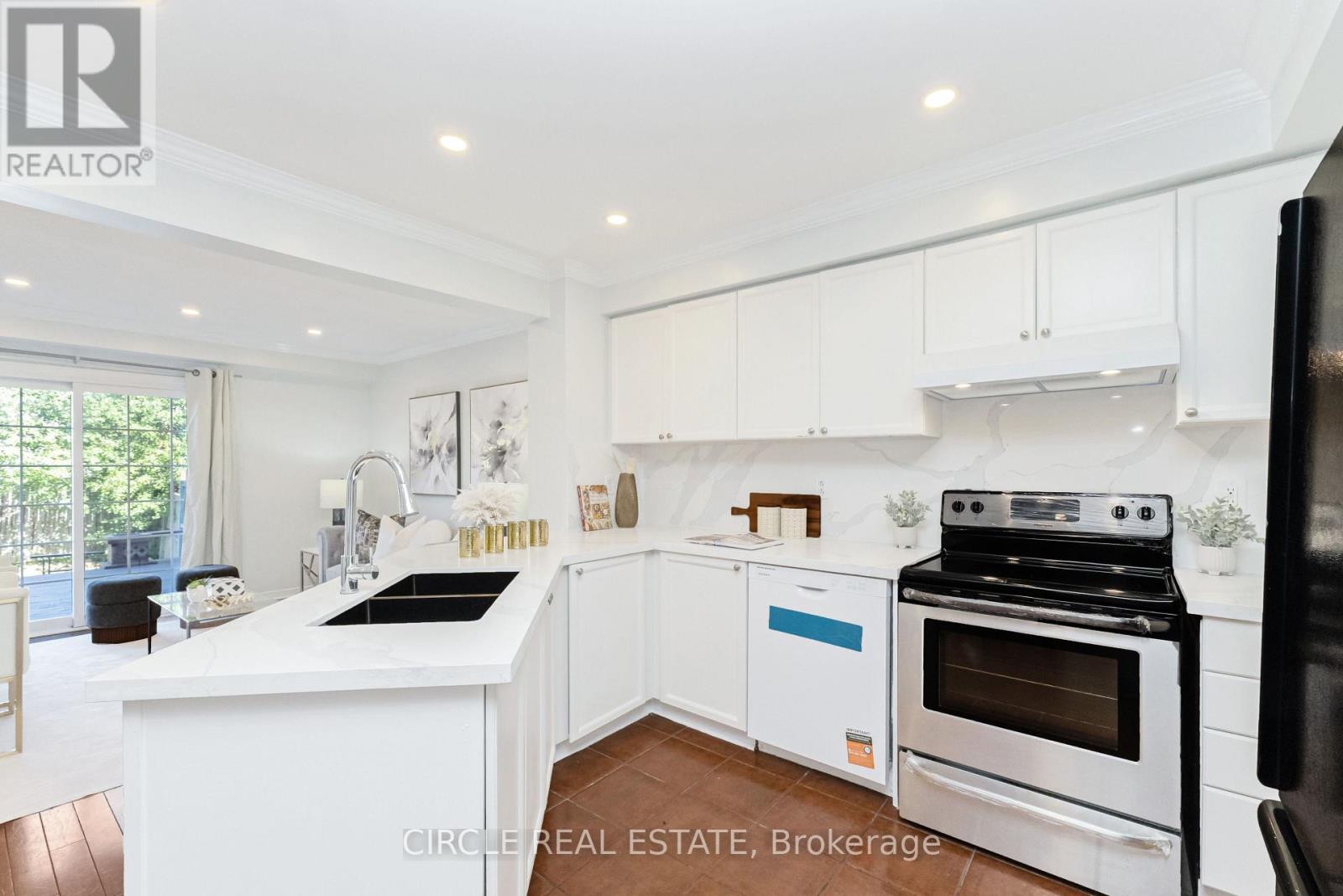 20 LANGDALE CRESCENT - 9