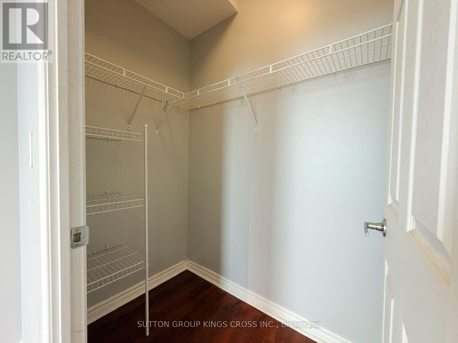 388 Prince Of Wales Drive — photo 13