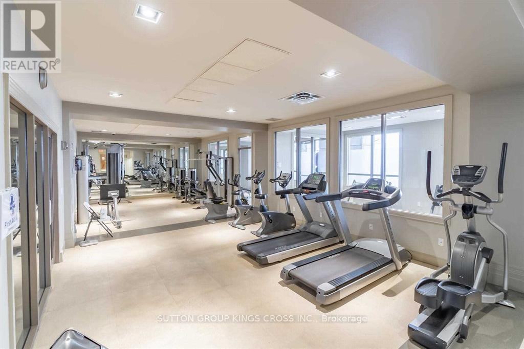 388 Prince Of Wales Drive — photo 18