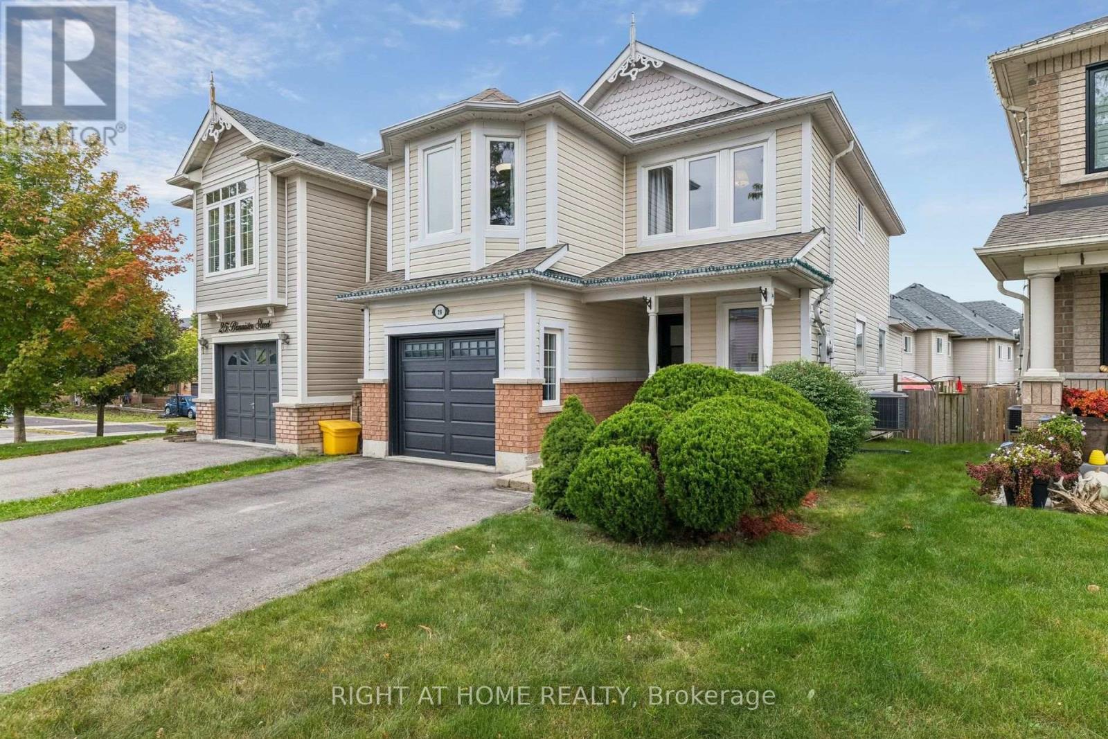 29 Bannister Street, Clarington, ON photo 3