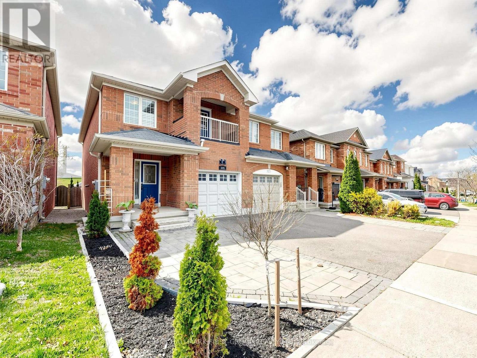 325 Isaac Murray Avenue, Vaughan, ON photo 2