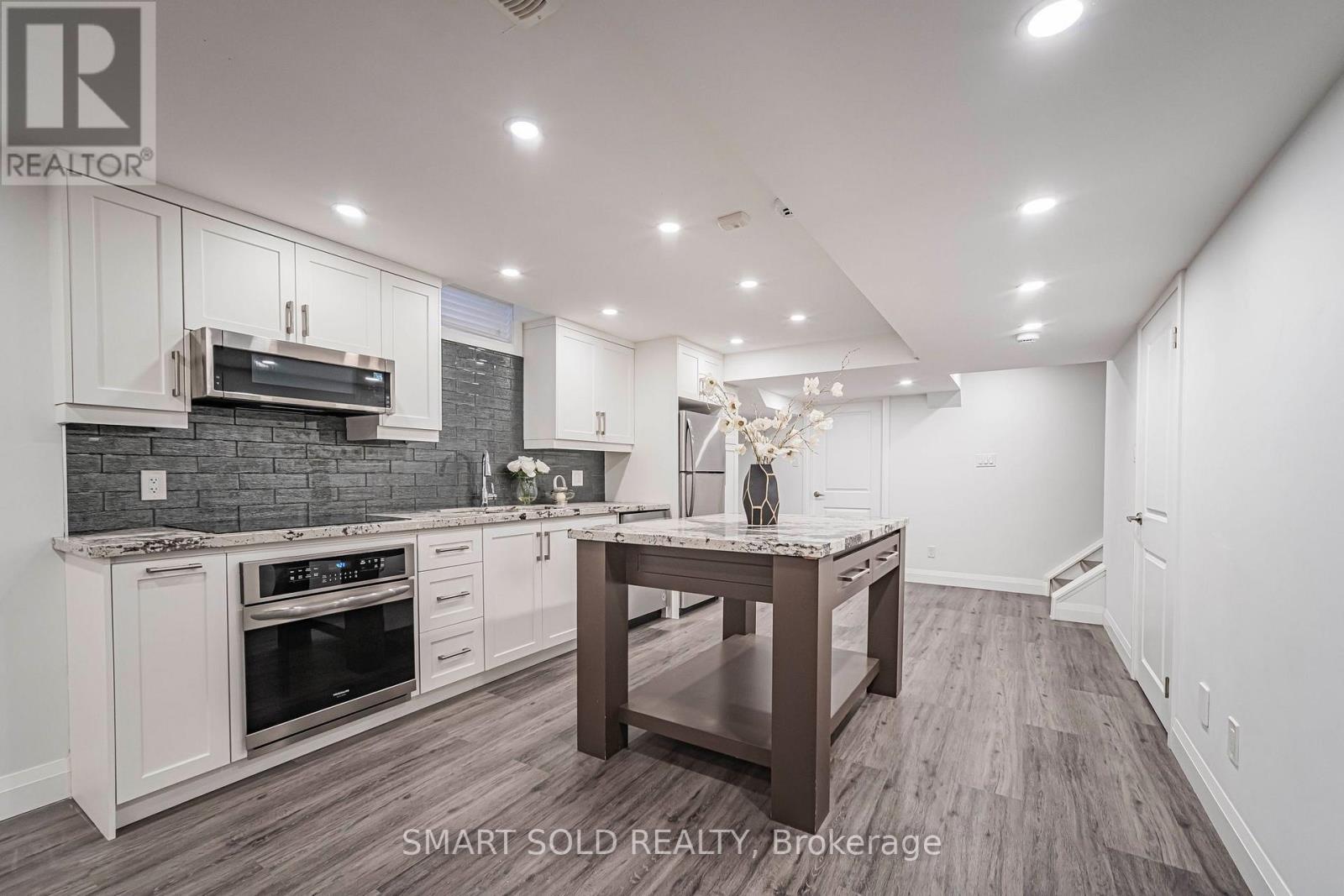 15 Mirando Street, Richmond Hill, ON photo 22