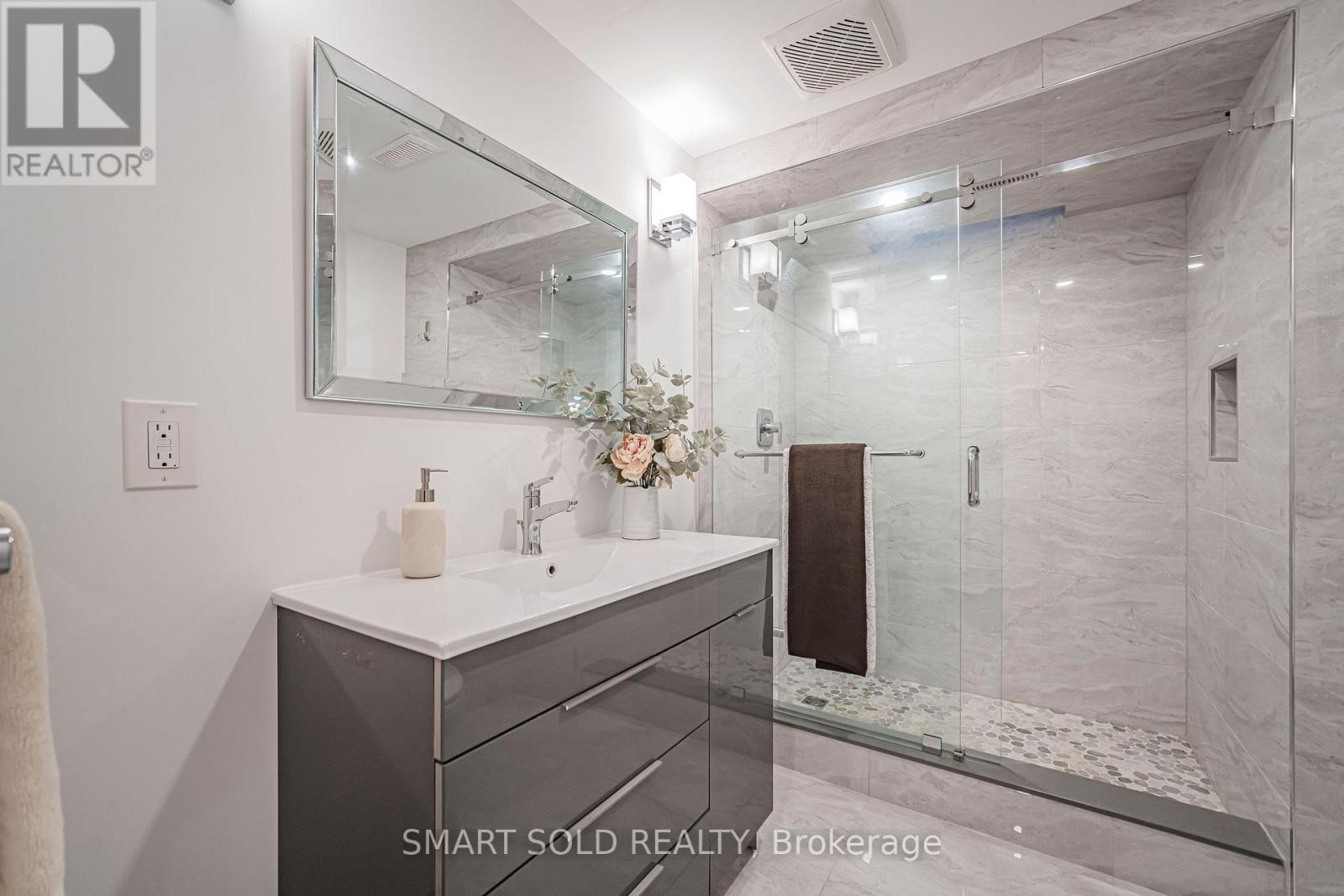15 Mirando Street, Richmond Hill, ON photo 27